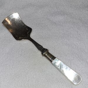 Antique Mother of Pearl & Silver Plate Butter Spade England EPNS